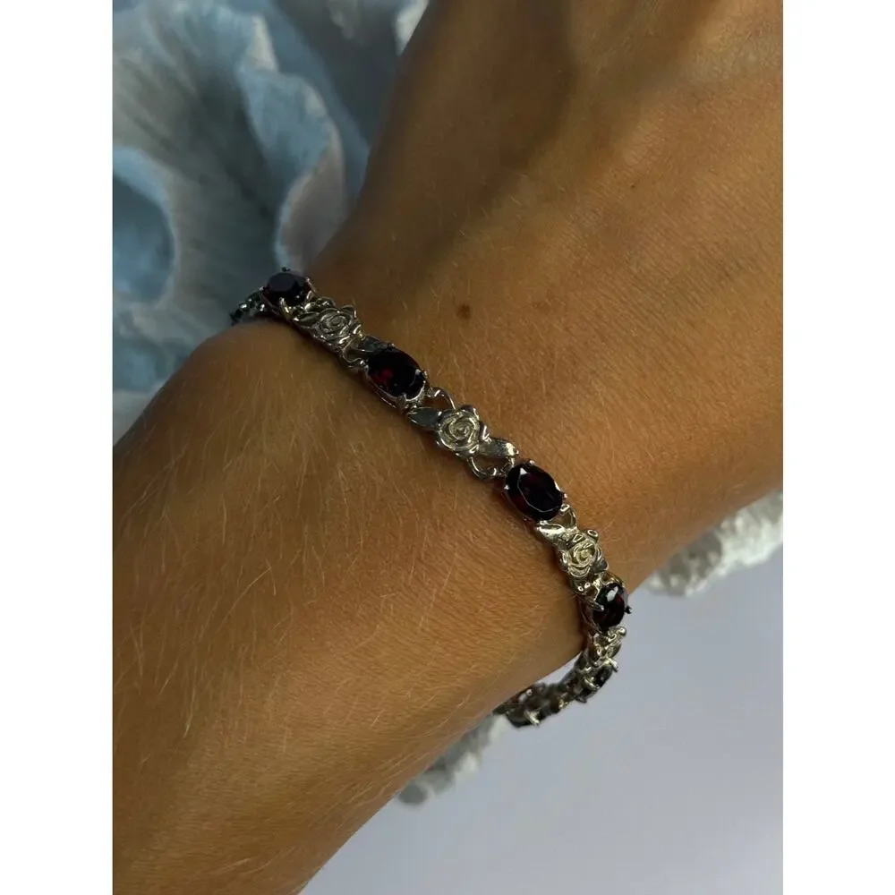 925 Sterling Silver Flower Garnet Bracelet Length 8